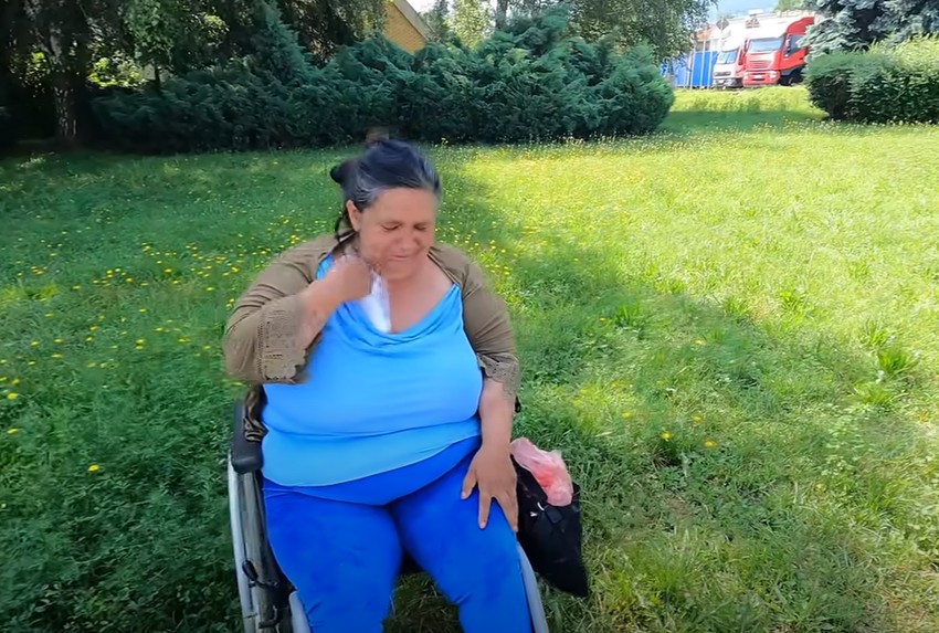 Porodica Crnović koja živi u auomobilu