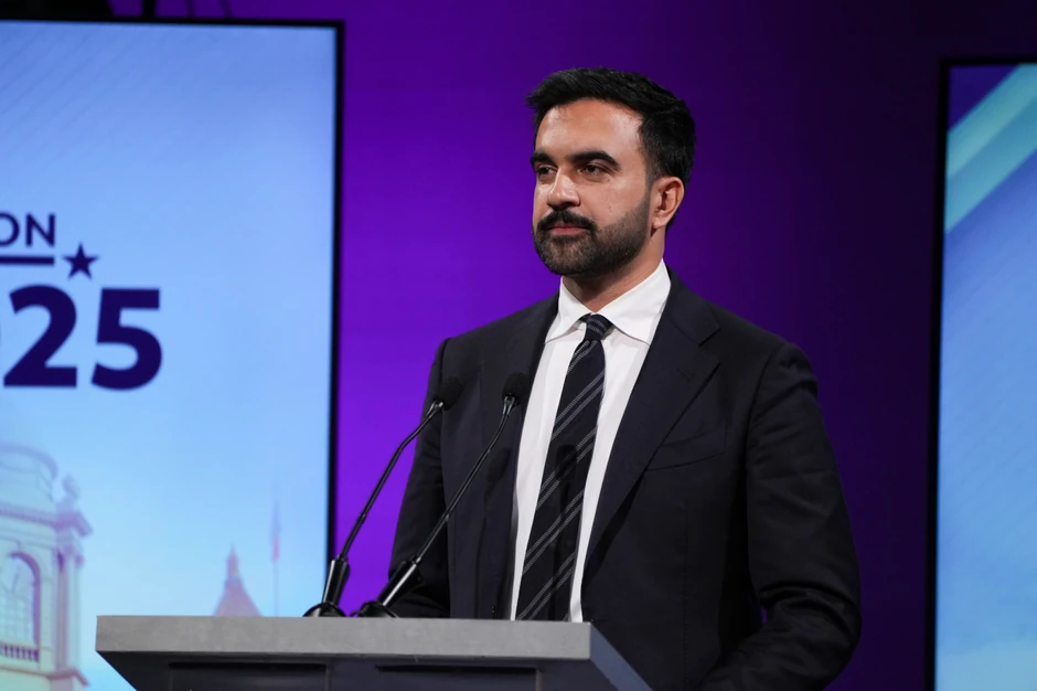 Zohran Mamdani na debati za gradonačelnika Njujorka 22. oktobra u Kvinsu