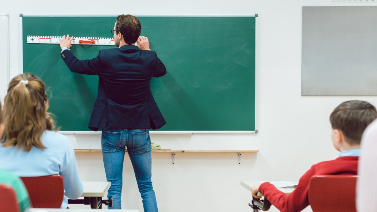 Samorządom trudno utrzymać wiejskie placówki. Myślą o ich likwidacji, ale może na to nie zgodzić kurator - podała piątkowa "Rzeczpospolita".