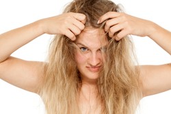 Stylizacja ważniejsza niż mycie? TAK Polki dbają o włosy