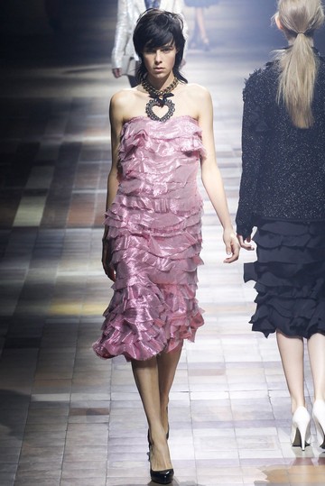 Alber Elbaz gyakran használt szíveket játékosan nőies kollekcióiban a Lanvin háznál. 2014-es tavaszi/nyári kollekció.