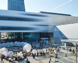 Art Basel 2021: Die Messe lockt das Publikum auch dieses Jahr mit grosser, augenfälliger Kunst an.