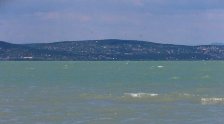 Felborult egy katamarán a Balatonban/Fotó: RAS-archívum