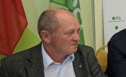 "Stawiam za to bańkę mleka". Sawicki założył się z dziennikarzem o wynik w wyborach