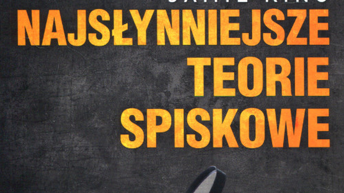 "Spora część teorii spiskowych jest odrzucana jako przejaw paranoi - i słusznie! Na podstawie historii powinniśmy jednak wiedzieć, że politycy kłamią, prezydenci kłamią i urzędnicy kłamią. Jeśli nadal będziemy wierzyć we wszystko, co się nam mówi i pokazuje, nigdy nie dotrzemy do prawdy."