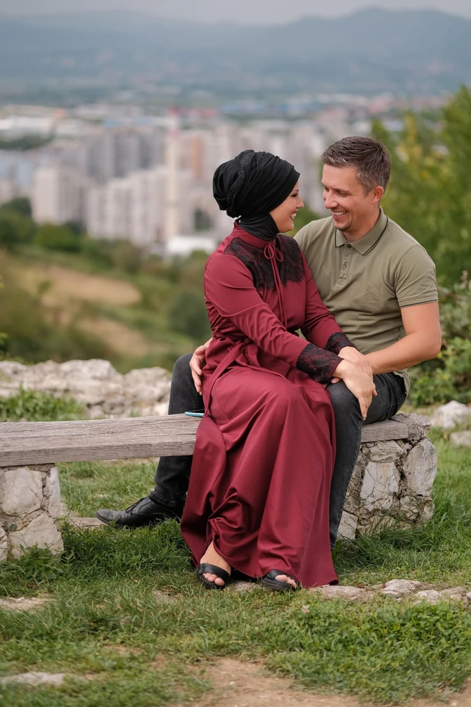 Srbin oženio muslimanku / ILUSTRACIJA