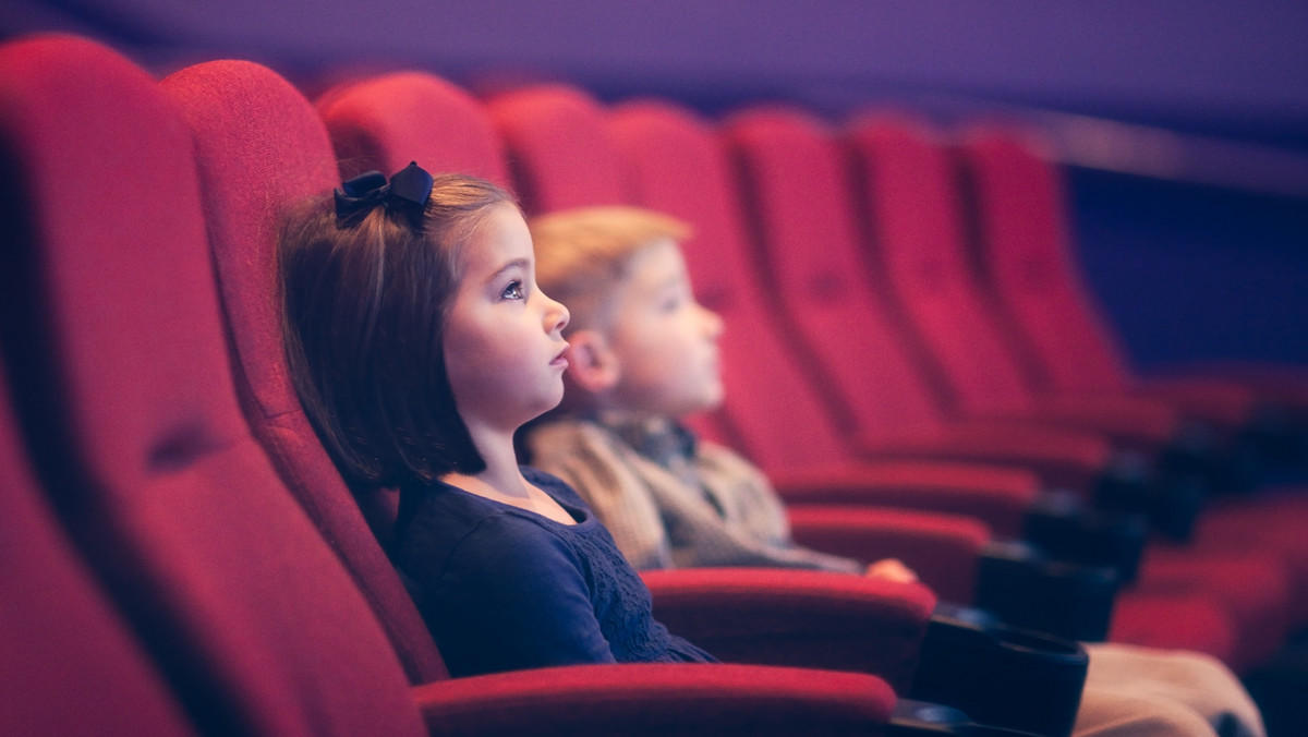 Czy warto chodzić do kina i teatru z dzieckiem? Kiedy z dzieckiem do kina?