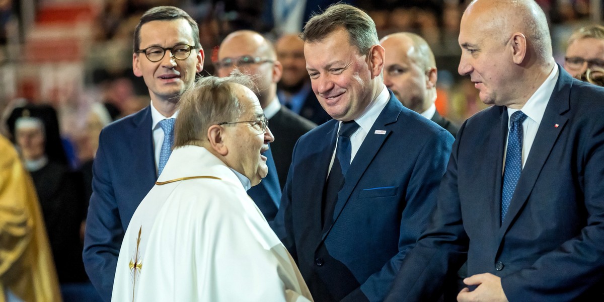 Najważniejsi politycy PiS na każdym kroku dają do zrozumienia, że blisko jest im do idei promowanych przez o. Tadeusz Rydzyka.