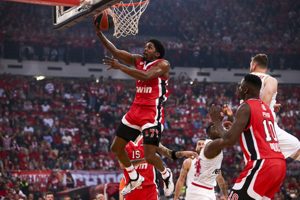 Koszykarz Olympiakosu Pireus Shaquielle McKissic (L) podczas meczu fazy play-off z AS Monaco