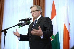 Prezydent Komorowski o aferze taśmowej: Wszyscy wstydzimy się