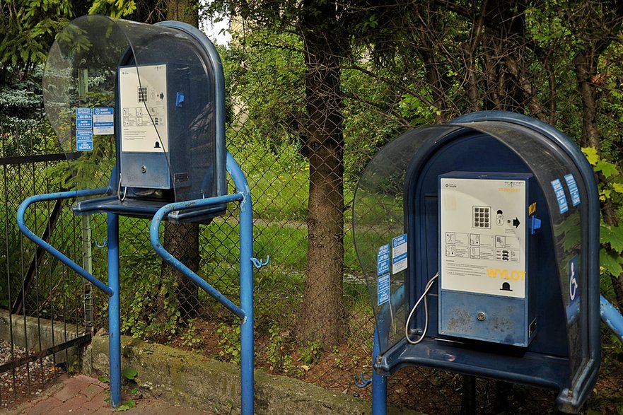 Do komunikacji służyły uliczne budki telefoniczne...