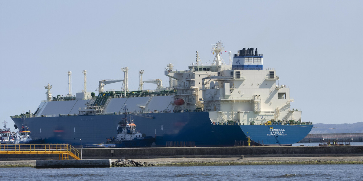 Chińczycy odsprzedają zamówione wcześniej LNG ze sporym zyskiem.