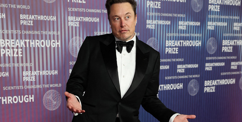 Tesla w poważnych tarapatach. Elon Musk stawia wszystko na jedną kartę i planuje zwolnienia. Mogą dotknąć również Polaków