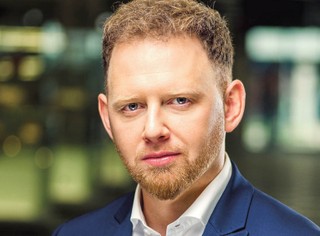 Dudek o kulisach czarnego PR: Aby kogoś zniszczyć, trzeba znaleźć słowo, które zapadnie w pamięć [WYWIAD]