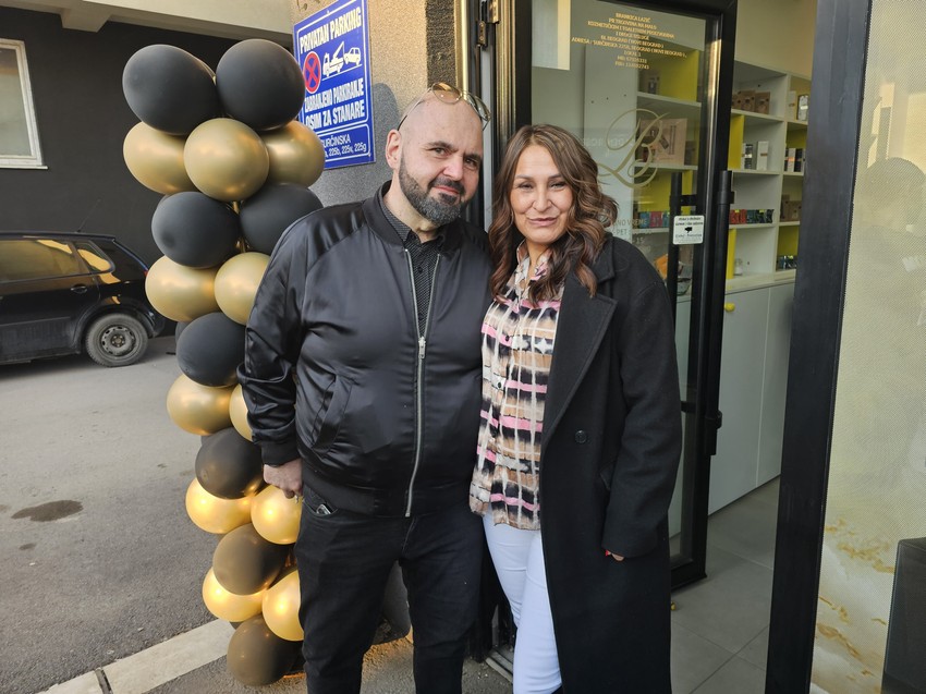 Majka Darka Lazića sa partnerom