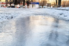 IMGW bije na alarm. Gołoledź paraliżuje pół Polski