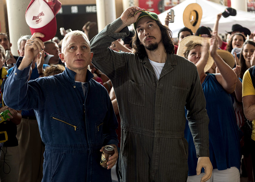 Adam Driver jako Clyde Logan i Daniel Craig jako Joe Bang w filmie "Logan Lucky" (2017)