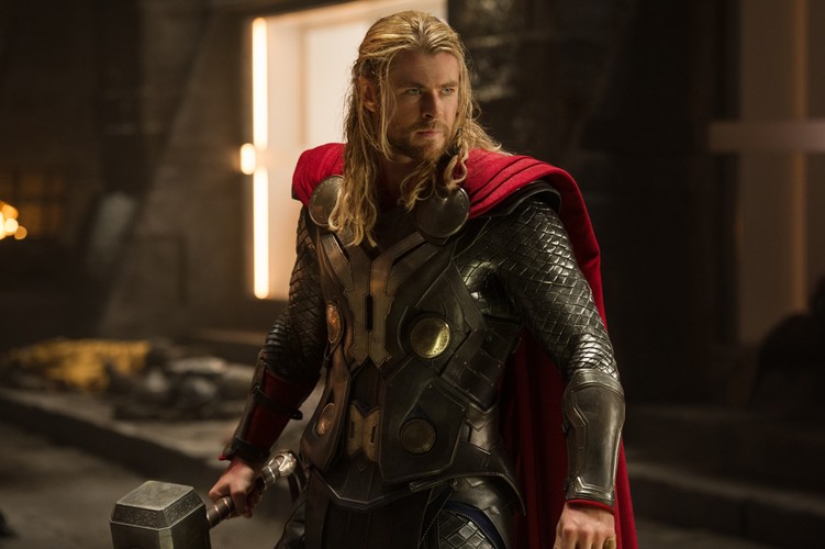Chris Hemsworth w filmie 'Thor: Mroczny świat'