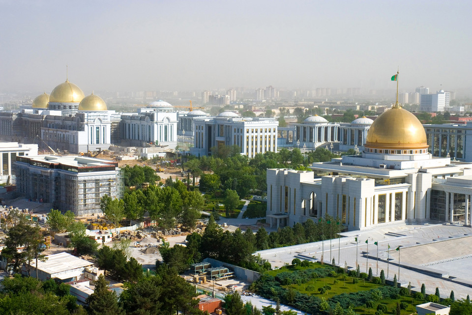 Aszchabad - centrum miasta z Pałacem Turkmenbaszy