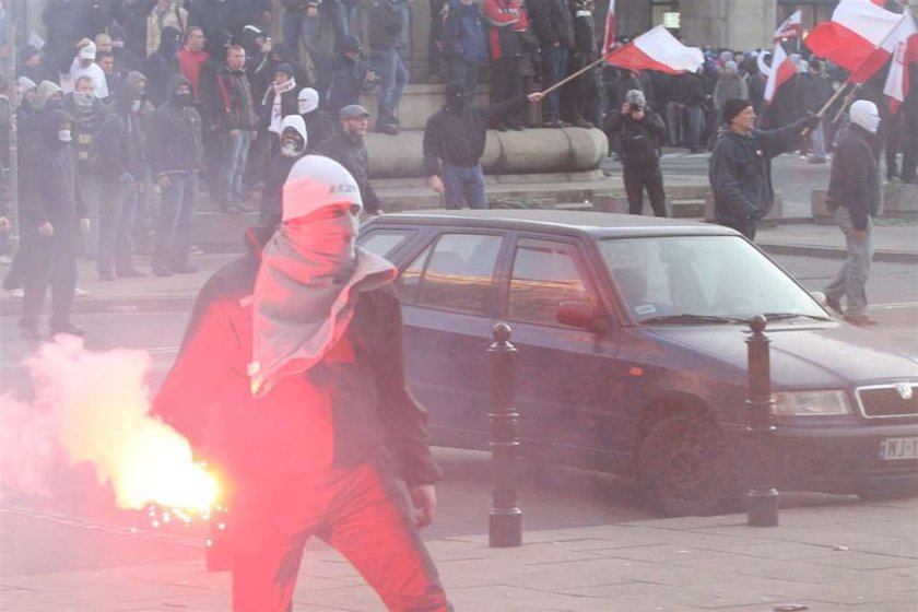 policja, zadyma, demonstracja, dzień niepodległości