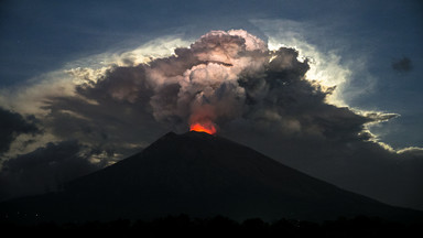 Potężna erupcja wulkanu Agung na wyspie Bali