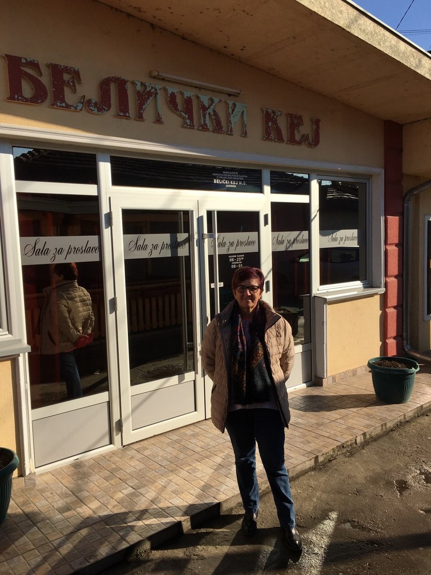 Mirjana pred kafanom gde će slaviti 30 godina od razvoda braka 