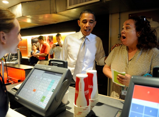 Dzień przed urodzinami Barack Obama zjadł lunch w jednym z waszyngtońskich fast-foodów