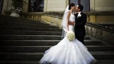 Śluby supermodelek - jakie suknie miały na sobie w tym szczególnym dniu?
