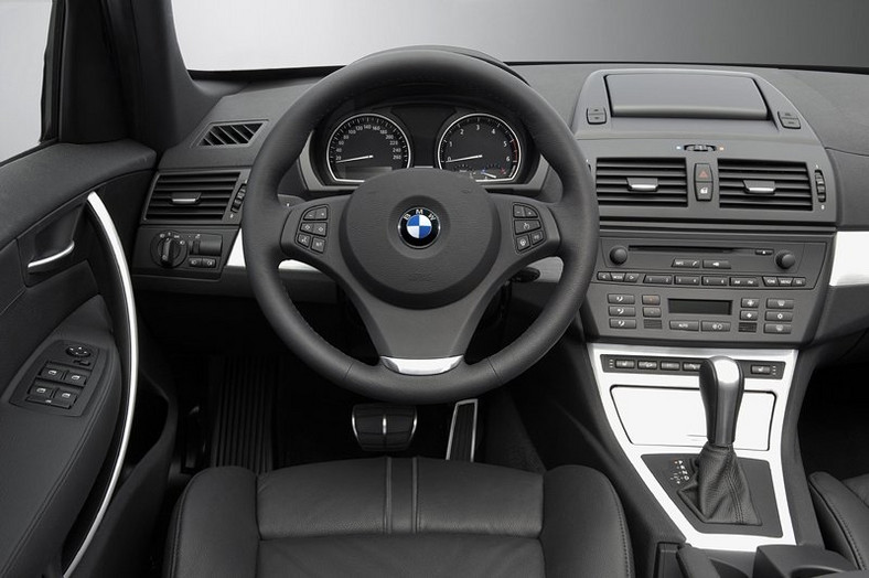 BMW X3 po face liftingu z nowym silnikiem twin turbo