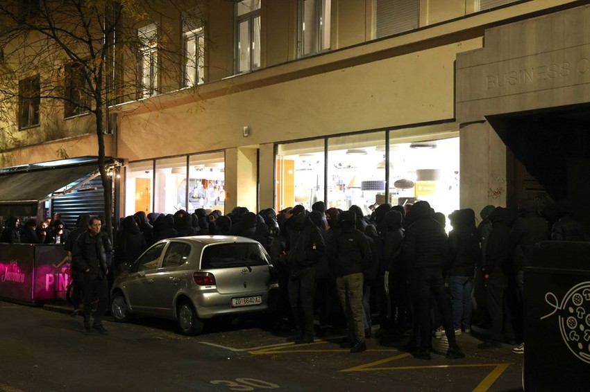Maskirani huligani u Zagrebu