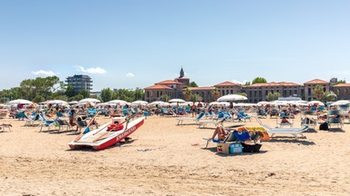 Przed sezonem letnim na włoskich plażach brakuje 4 tys. ratowników. "Sytuacja z rekrutacją jest krytyczna"