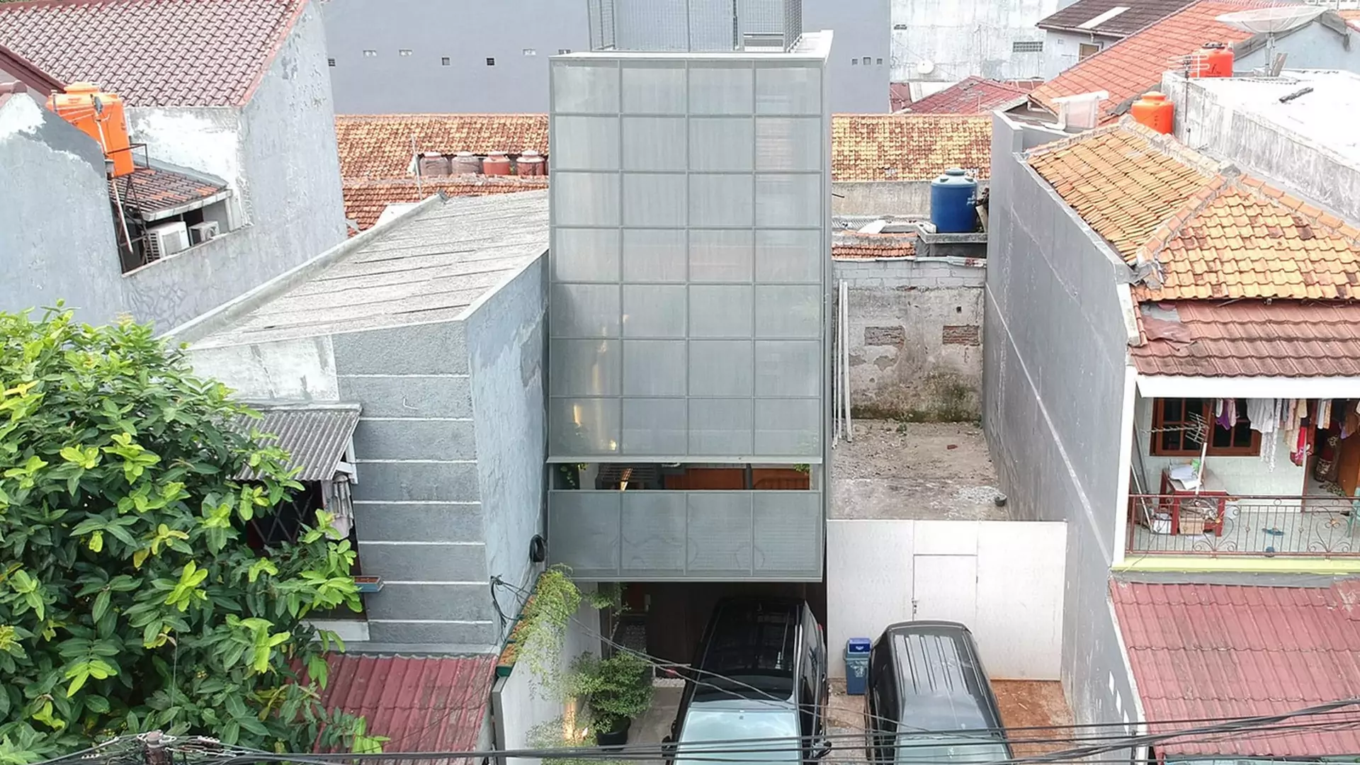 Mieszkaj inaczej: Na 3,5-metrowej działce stanął dom w kształcie klina