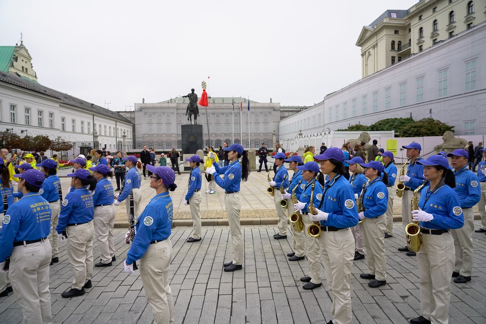 Marsz Falun Gong w Warszawie