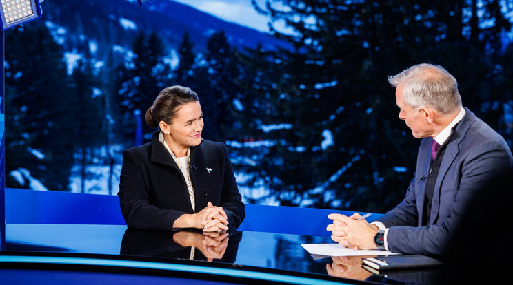Novák Katalin Davosban adott interjút. /Fotó: MTI/Sándor-palota