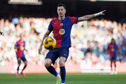 Oto najbardziej zapracowany piłkarza na świecie. Lewandowski grał ponad tysiąc minut mniej