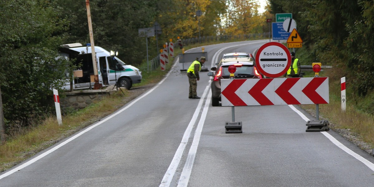 Kontrole na przejściu granicznym ze Słowacją. Jurgów, 15 października 2023 r.