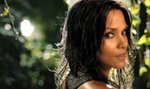 Halle Berry reklamuje swoje nowe perfumy