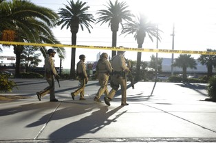 "Typowy gość z Las Vegas". Kim jest sprawca masakry w USA?