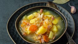 kapuśniak z żeberkami, kwaśna, gorąca klasyka prl