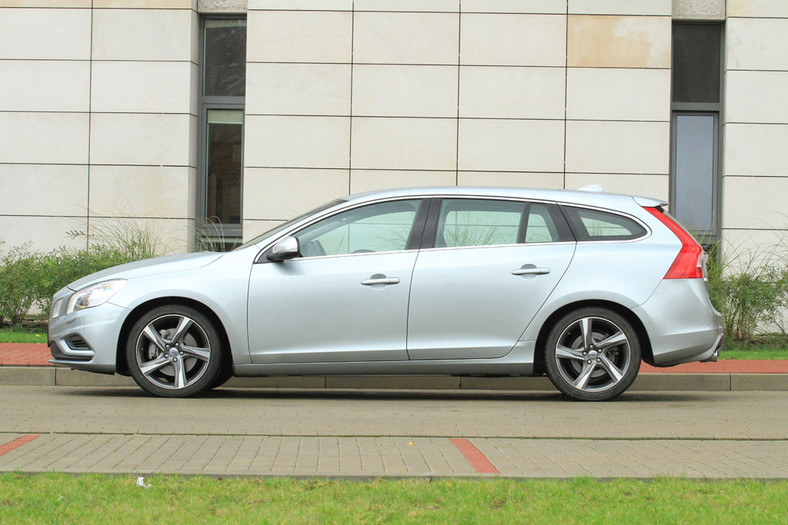 Test Volvo V60 2.4 AWD R-Design: komfortowo, rodzinnie i oszczędnie