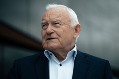 Miller: Strategia rządu w walce z pandemią to gusła i zabobony