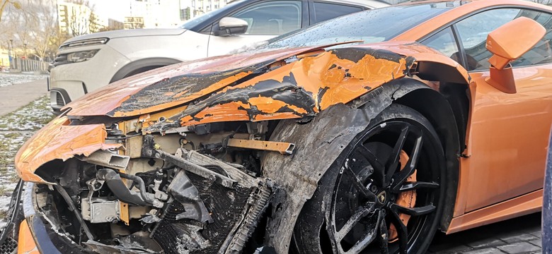 Lamborghini rozbite w Warszawie. Sprawca przesłuchany przez policję