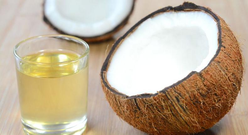 4 reasons why every man should own coconut oil (Byrdie)