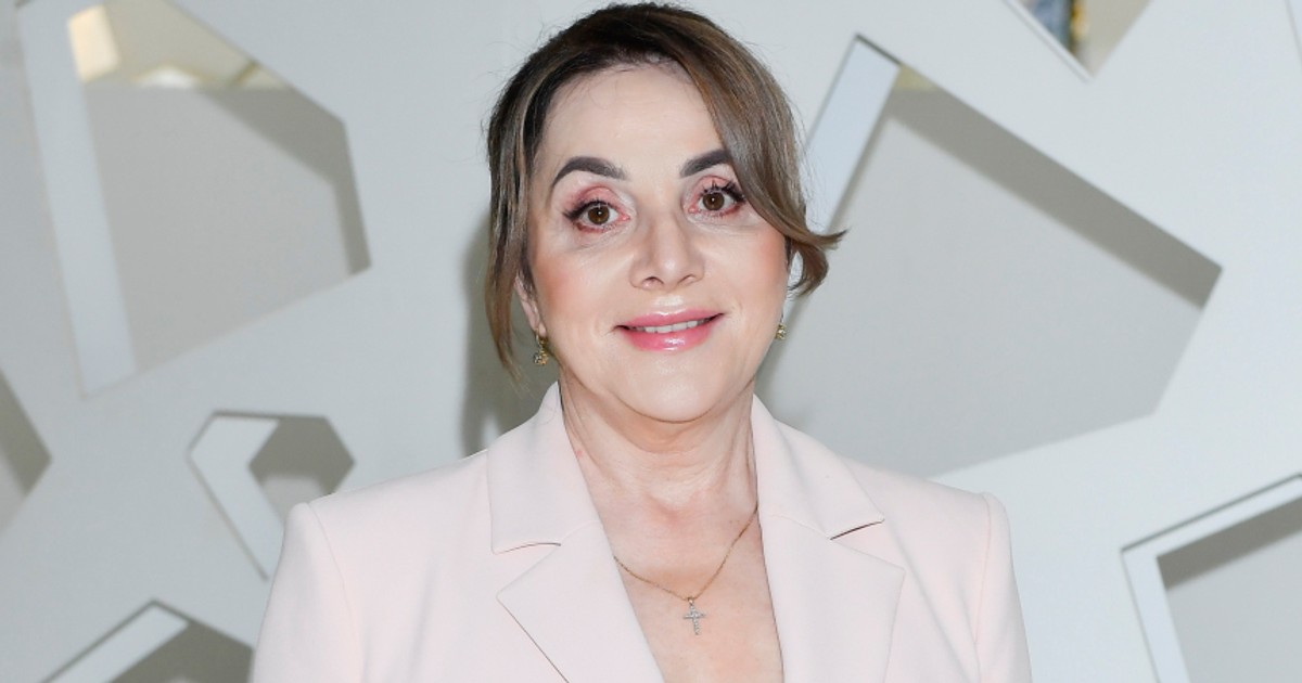 ダヌタ・マルティニュークさんは孫娘を見せた。彼女は一緒にスキーに行きました