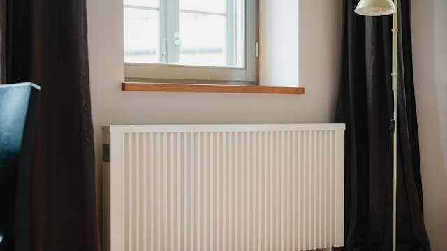 Peretele care încălzește - ce nu ți-a spus nimeni despre alegerea corpurilor de încălzire