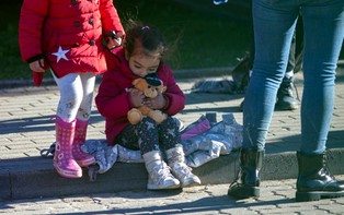 Apel szefa samorządu lekarskiego: Zezwólcie medykom na udzielenie pomocy uchodźcom