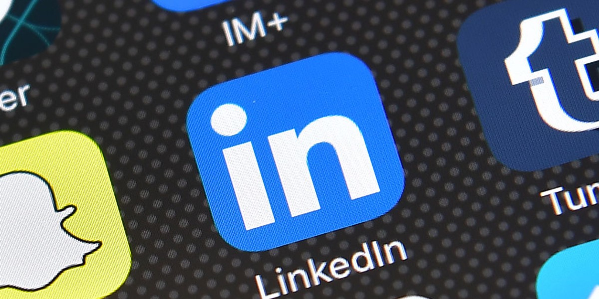 Na LinkedIn warto śledzić odpowiednie osoby