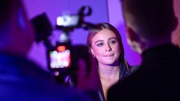 oliwa bieniuk pokazała zdjęcie z mamą. anna przybylska skończyłaby 47