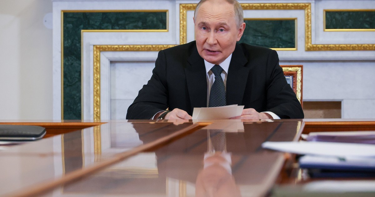 Fotografował dokumenty leżące na biurku Putina. "Cynk Rosjanom mógł dać nie kto inny, jak Trump"