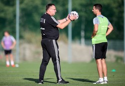 W niedzielę Michniewicz pierwszy raz poprowadzi Legię w Ekstraklasie